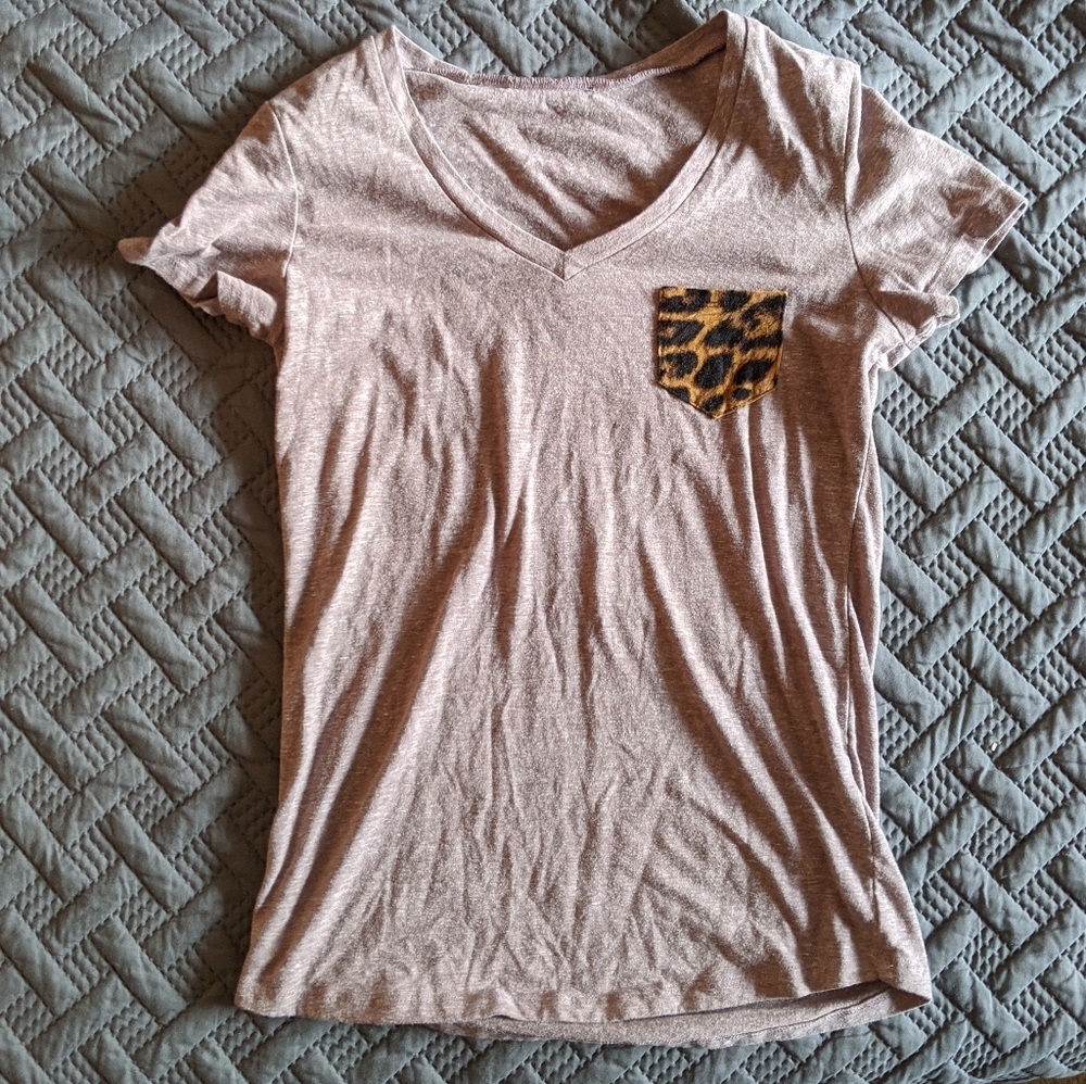 Pocket Cheetah Print Tee V Neck